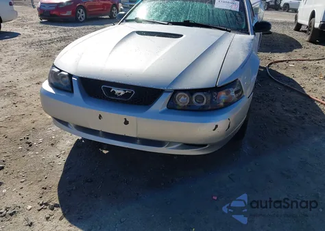2000 Ford Mustang Gt z USA, uszkodzony, nr VIN 1FAFP42XXYF247015